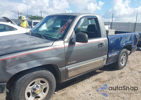 2000 Chevrolet Silverado 1500 z USA, uszkodzony, nr VIN 1GCEC14W1YZ298647